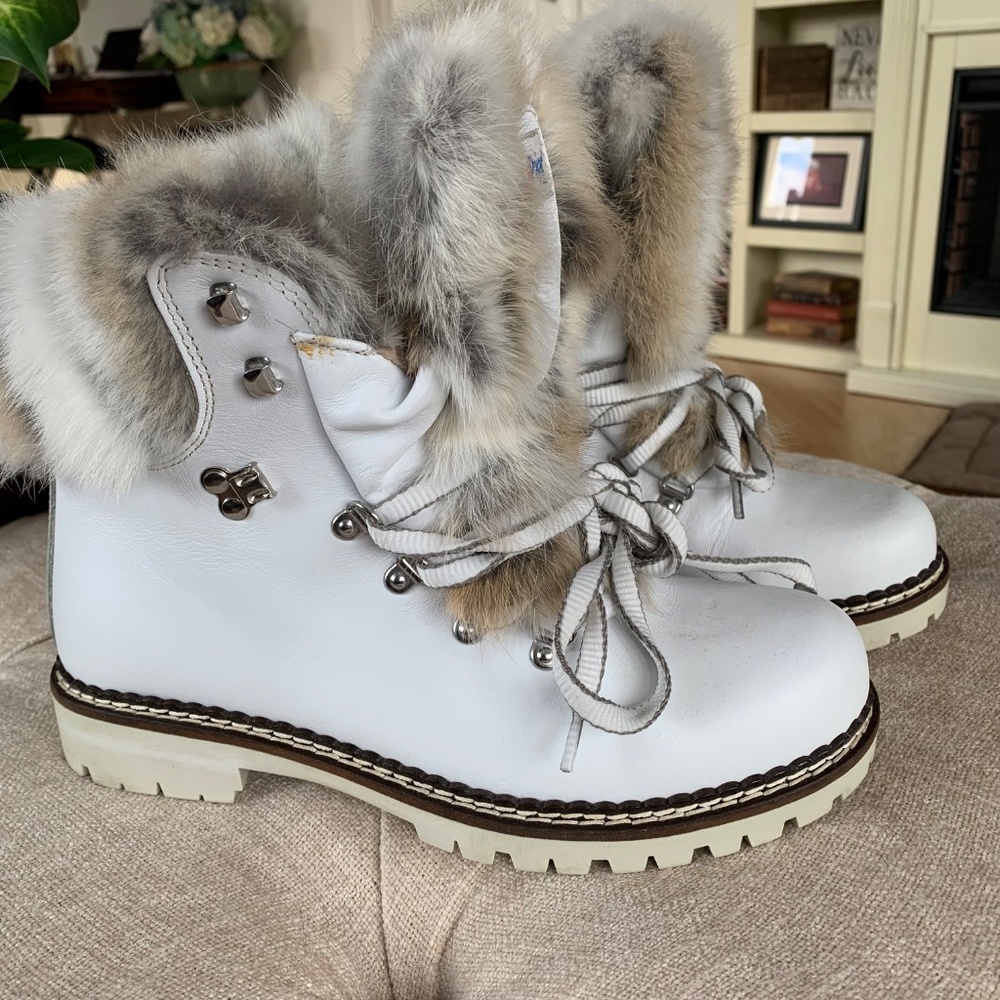 Pajar White Leather & Fox Fur Boots